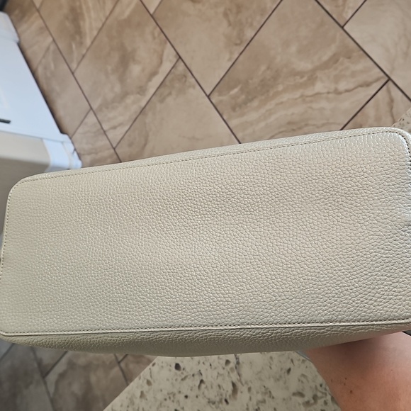 Tory Burch Metallic Textured Tote - Picture 5 of 17